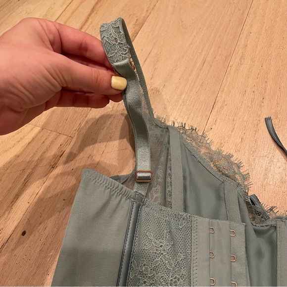 Victoria’s Secret Corset Top - Picture 4 of 8